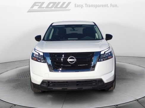 New 2025 Nissan Pathfinder S image 2