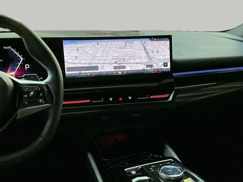 Used 2025 BMW 530i RWD image 6
