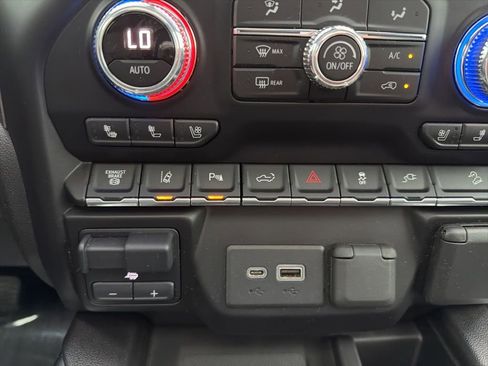 Used 2020 GMC Sierra 2500 Denali w/ Denali Ultimate Package image 34