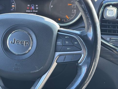 Used 2019 Jeep Grand Cherokee Altitude image 22