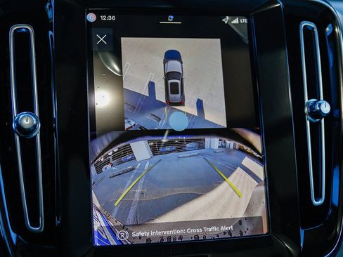 New 2026 Volvo XC40 B5 Plus w/ Protection Package Premier image 25