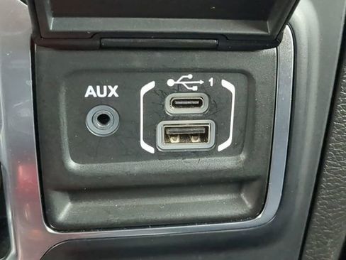Used 2021 Jeep Wrangler Unlimited Sahara AWD/4WD image 27