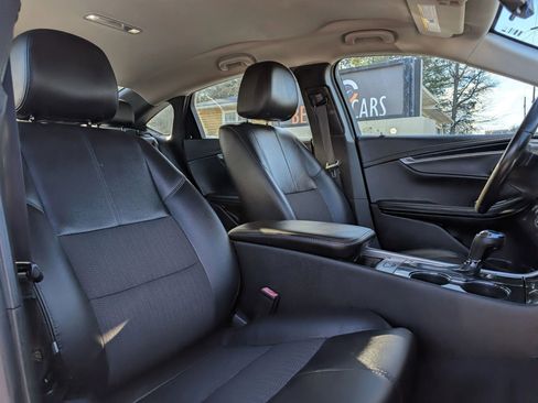 Used 2019 Chevrolet Impala LT FWD image 40