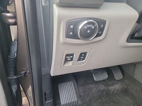 Used 2017 Ford F150 XLT w/ Equipment Group 302A Luxury image 39