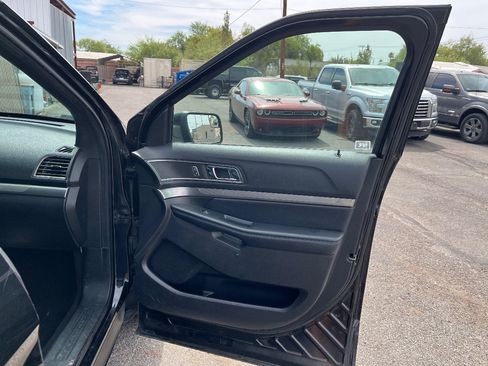 Used 2018 Ford Explorer XLT w/ Equipment Group 202A FWD image 20