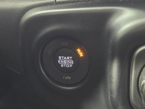 Used 2022 Jeep Gladiator Overland image 34