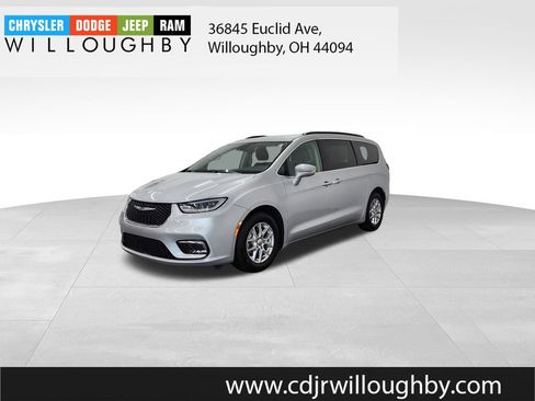 Used 2022 Chrysler Pacifica Touring-L FWD image 1