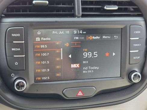 Used 2025 Kia Soul LX w/ LX Technology Package FWD image 25