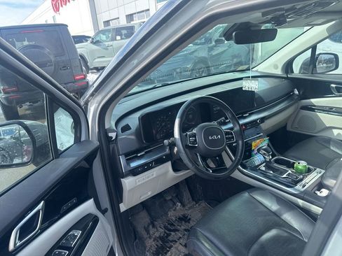 Used 2023 Kia Carnival SX Prestige FWD image 11