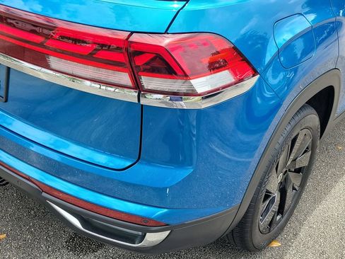 Used 2024 Volkswagen Atlas Cross Sport SE w/ Panoramic Sunroof Package FWD image 10