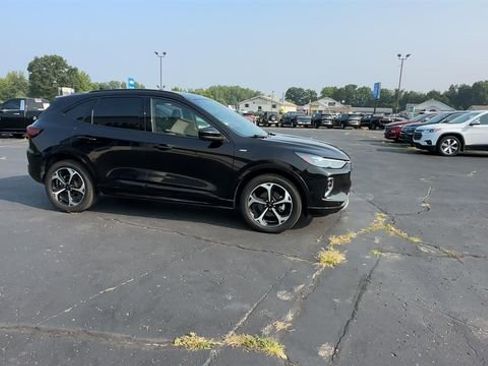 Used 2023 Ford Escape ST-Line Elite w/ Premium Technology Package image 10
