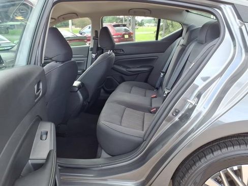 Used 2025 Nissan Altima 2.5 SV AWD/4WD image 15