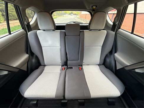 Used 2013 Toyota RAV4 XLE AWD/4WD image 28