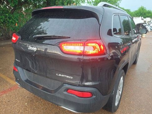 Used 2016 Jeep Cherokee Limited AWD/4WD image 3