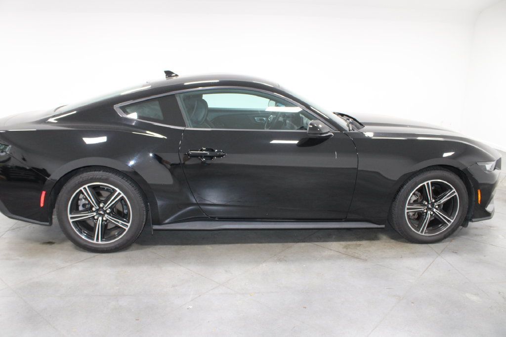 Used 2024 Ford Mustang Coupe RWD image 11