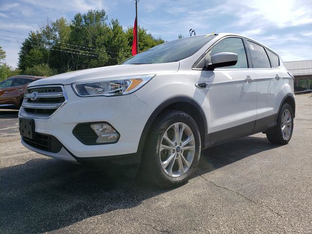 Used 2017 Ford Escape SE AWD/4WD image 3