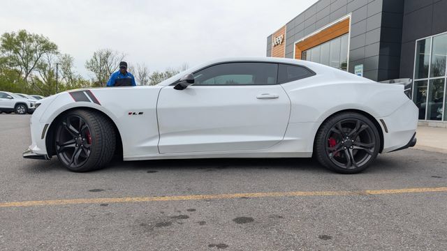 Used 2018 Chevrolet Camaro SS RWD image 5