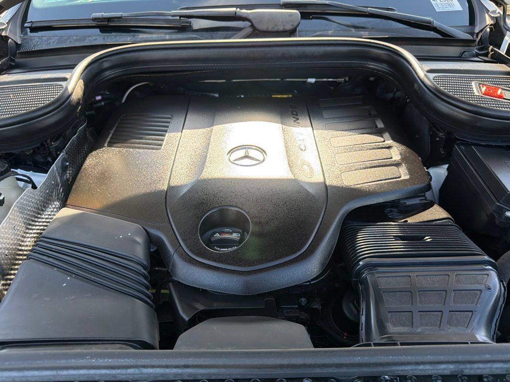 Used 2024 Mercedes-Benz GLS 450 4MATIC image 36