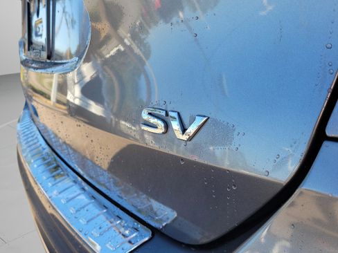 Certified 2017 Nissan Rogue SV image 9