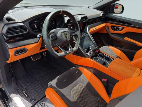 Used 2022 Lamborghini Urus AWD/4WD image 4