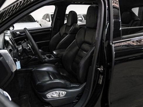 Used 2014 Porsche Cayenne Turbo S AWD/4WD image 36