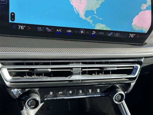 Used 2025 Chevrolet Traverse High Country w/ LPO, Floor Liner Package image 5