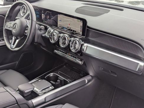 Used 2023 Mercedes-Benz EQB 300 4MATIC image 37