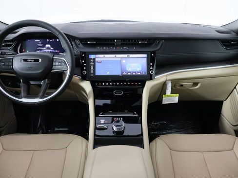 New 2026 Jeep Grand Cherokee Limited AWD/4WD image 14