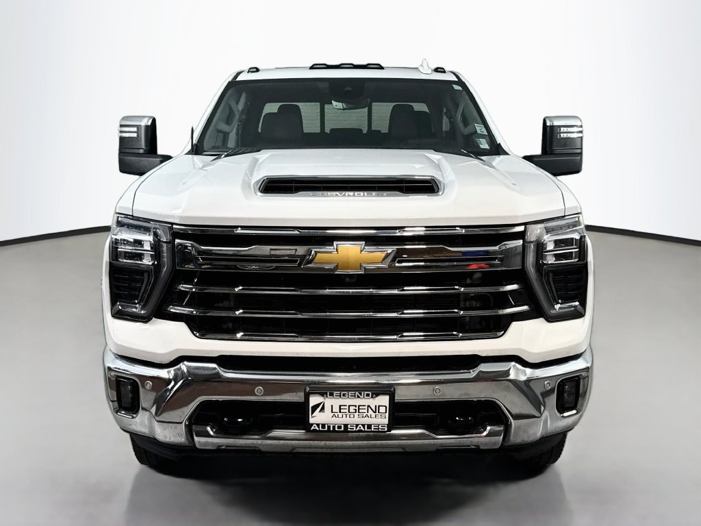 Used 2026 Chevrolet Silverado 3500 LTZ w/ LTZ Plus Package AWD/4WD image 3