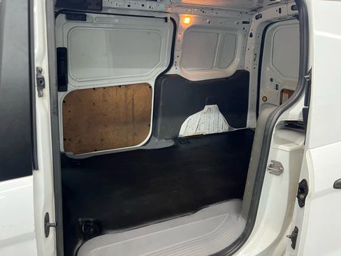 Used 2019 Ford Transit Connect XLT image 13