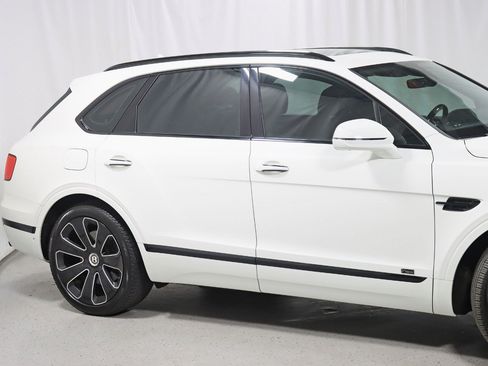 Used 2020 Bentley Bentayga Design Series AWD/4WD image 3