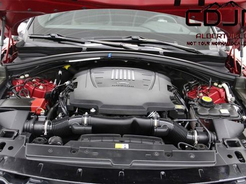 Used 2019 Land Rover Range Rover Velar R-Dynamic HSE image 12