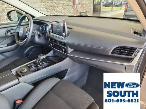 Used 2024 Nissan Rogue S image 13