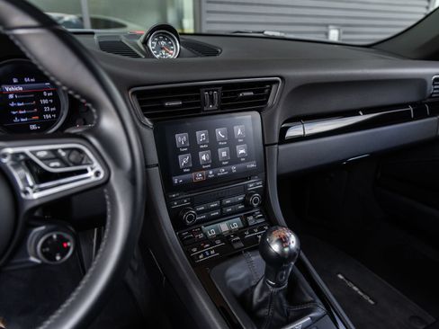 Certified 2019 Porsche 911 Carrera T RWD image 34