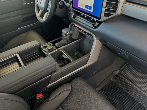 Used 2025 Toyota Tundra Limited image 18