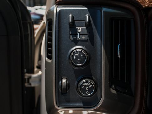 Used 2014 Chevrolet Silverado 1500 High Country w/ High Country Premium Package AWD/4WD image 14