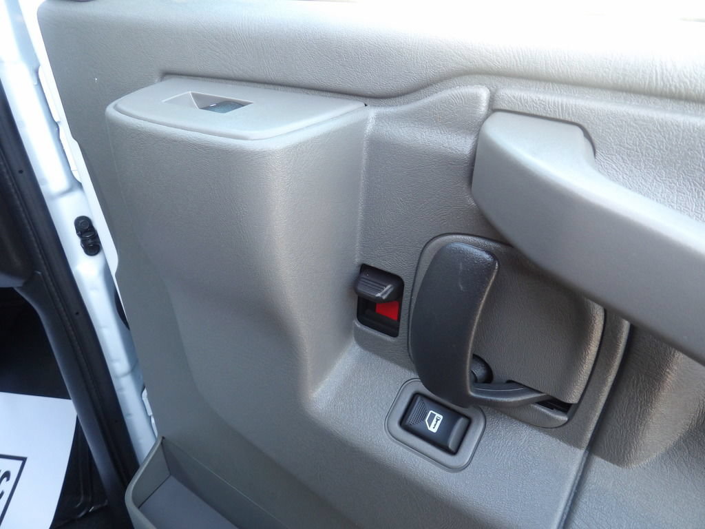 Used 2025 Chevrolet Express 3500 LT w/ LT Preferred Equipment Group RWD image 33