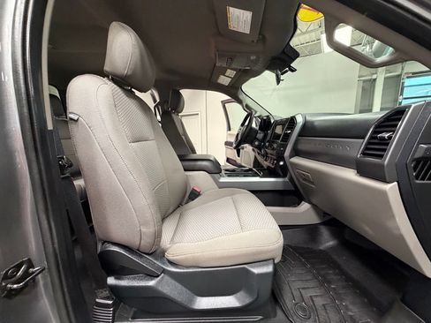 Used 2021 Ford F250 XLT w/ XLT Premium Package AWD/4WD image 45