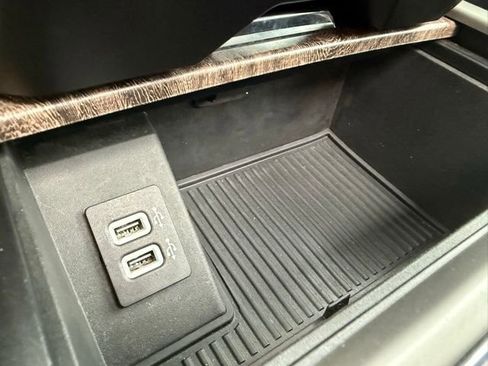 Used 2019 Ford F250 Lariat w/ Lariat Ultimate Package AWD/4WD image 28