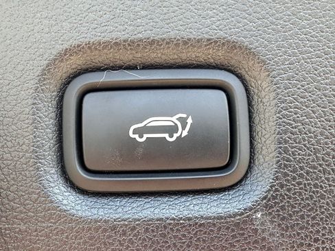 Used 2023 Hyundai Santa Fe SEL image 12