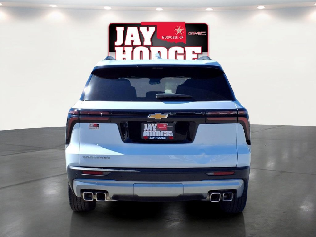 Used 2026 Chevrolet Traverse LT w/ Driver Confidence Package FWD image 6