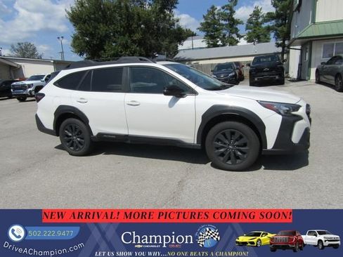 Used 2023 Subaru Outback Onyx Edition AWD/4WD image 3