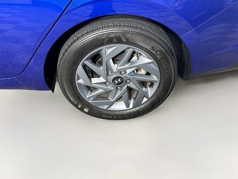 Used 2024 Hyundai Elantra SEL FWD image 11