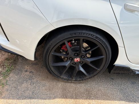 Used 2025 Honda Civic Type R image 9