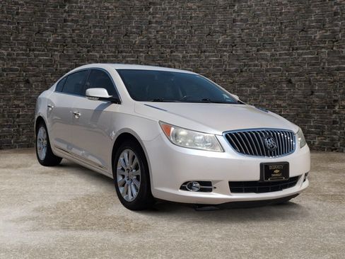 Used 2013 Buick LaCrosse Premium w/ Entertainment Package FWD image 2
