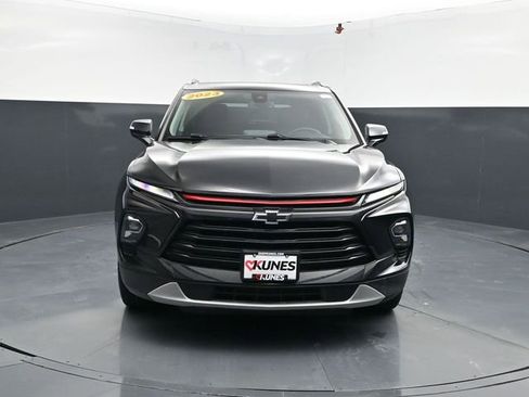 Used 2023 Chevrolet Blazer LT image 2