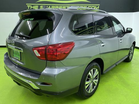 Used 2020 Nissan Pathfinder SV image 10