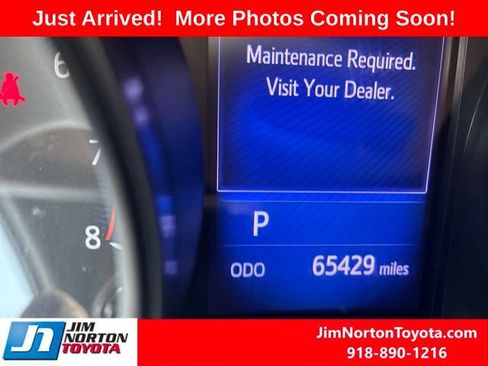 Used 2018 Toyota C-HR XLE FWD image 10