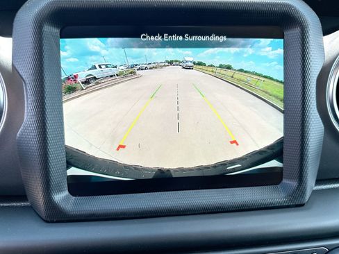 New 2023 Jeep Wrangler Rubicon w/ Cold Weather Group image 17