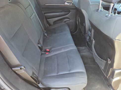 Used 2015 Jeep Grand Cherokee Laredo w/ Quick Order Package 23E AWD/4WD image 13